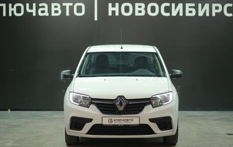 Renault Logan II, 2019 год, 1 050 000 рублей, 2 фотография