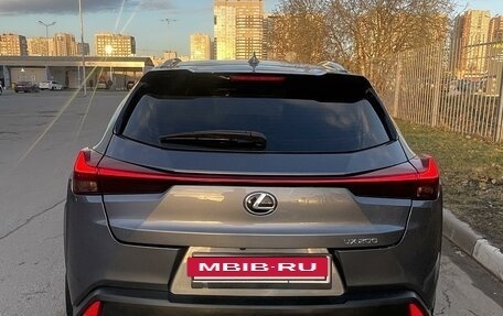 Lexus UX, 2018 год, 2 570 000 рублей, 8 фотография