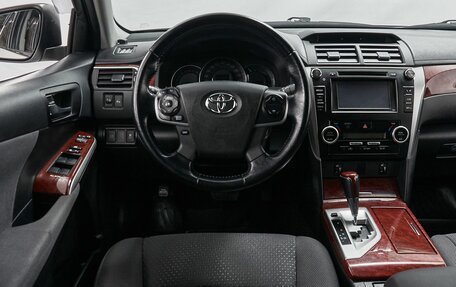 Toyota Camry, 2014 год, 1 997 000 рублей, 15 фотография