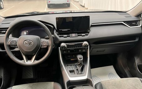 Toyota RAV4, 2023 год, 4 850 000 рублей, 24 фотография