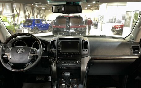 Toyota Land Cruiser 200, 2011 год, 2 999 000 рублей, 9 фотография
