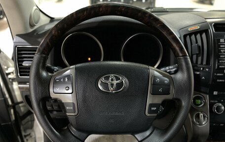 Toyota Land Cruiser 200, 2011 год, 2 999 000 рублей, 10 фотография