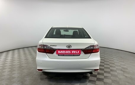 Toyota Camry, 2018 год, 2 595 000 рублей, 6 фотография