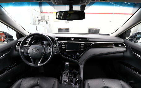 Toyota Camry, 2020 год, 3 150 000 рублей, 7 фотография