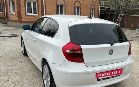 BMW 1 серия, 2010 год, 900 000 рублей, 8 фотография