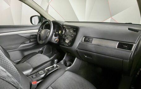 Mitsubishi Outlander III рестайлинг 3, 2013 год, 1 297 000 рублей, 9 фотография