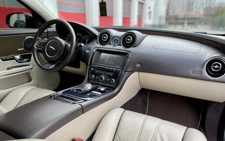 Jaguar XJ IV (X351), 2012 год, 1 900 000 рублей, 6 фотография
