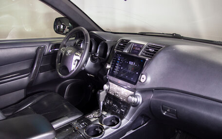 Toyota Highlander III, 2011 год, 1 599 900 рублей, 6 фотография