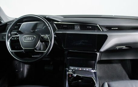 Audi e-tron I, 2020 год, 4 150 000 рублей, 12 фотография