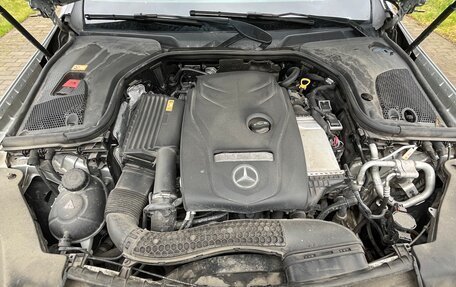 Mercedes-Benz E-Класс, 2016 год, 3 500 000 рублей, 22 фотография