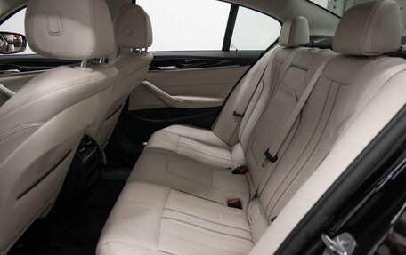 BMW 5 серия, 2018 год, 2 999 000 рублей, 14 фотография