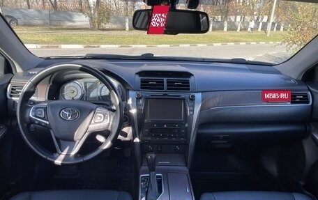 Toyota Camry, 2017 год, 2 370 000 рублей, 6 фотография