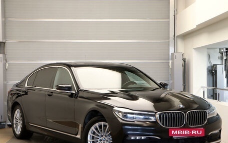 BMW 7 серия, 2018 год, 3 697 000 рублей, 3 фотография