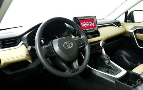 Toyota RAV4, 2022 год, 4 250 000 рублей, 13 фотография