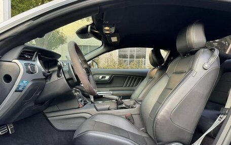 Ford Mustang VI рестайлинг, 2021 год, 2 100 000 рублей, 16 фотография