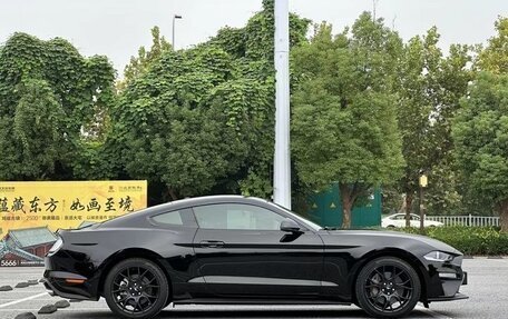 Ford Mustang VI рестайлинг, 2021 год, 2 100 000 рублей, 4 фотография