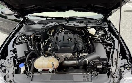 Ford Mustang VI рестайлинг, 2021 год, 2 100 000 рублей, 8 фотография
