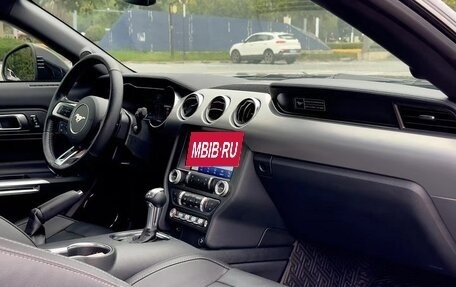 Ford Mustang VI рестайлинг, 2021 год, 2 100 000 рублей, 7 фотография