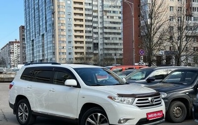 Toyota Highlander III, 2013 год, 2 399 000 рублей, 1 фотография