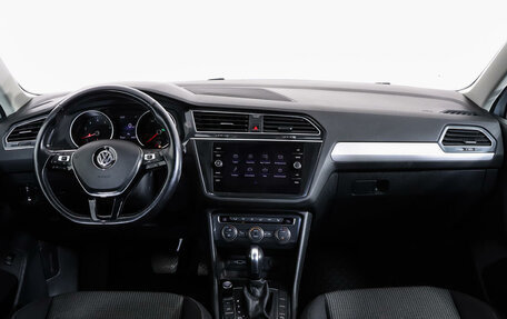 Volkswagen Tiguan II, 2020 год, 2 690 000 рублей, 10 фотография