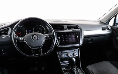 Volkswagen Tiguan II, 2020 год, 2 690 000 рублей, 11 фотография