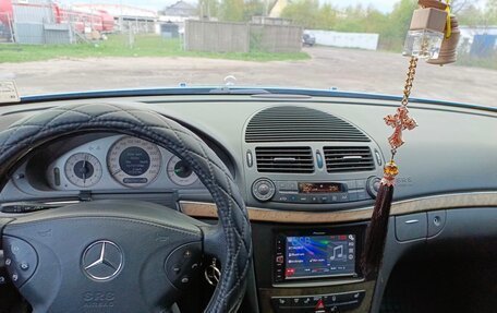 Mercedes-Benz E-Класс, 2004 год, 1 200 000 рублей, 25 фотография