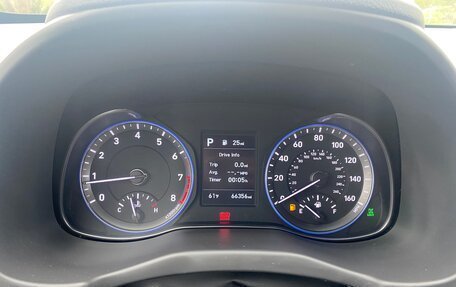 Hyundai Kona I, 2018 год, 1 900 000 рублей, 12 фотография