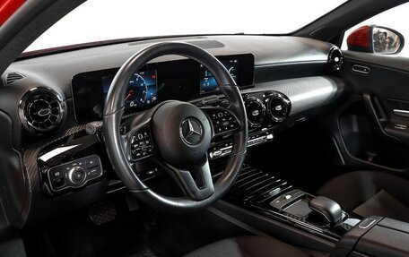 Mercedes-Benz A-Класс, 2019 год, 2 250 000 рублей, 14 фотография