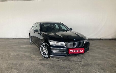 BMW 7 серия, 2017 год, 3 650 000 рублей, 9 фотография