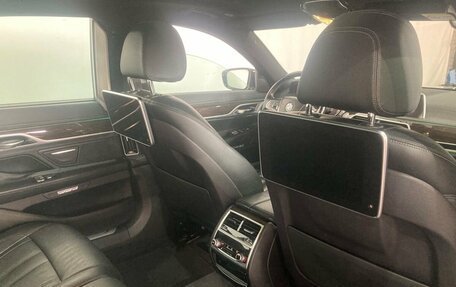 BMW 7 серия, 2017 год, 3 650 000 рублей, 22 фотография