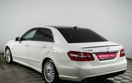 Mercedes-Benz E-Класс, 2012 год, 1 950 000 рублей, 7 фотография