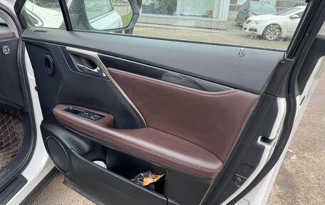 Lexus RX IV рестайлинг, 2018 год, 4 100 000 рублей, 7 фотография