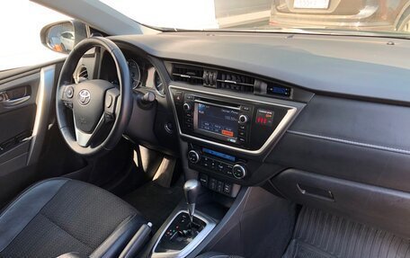 Toyota Auris II, 2013 год, 1 337 700 рублей, 8 фотография