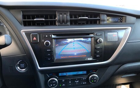 Toyota Auris II, 2013 год, 1 337 700 рублей, 18 фотография