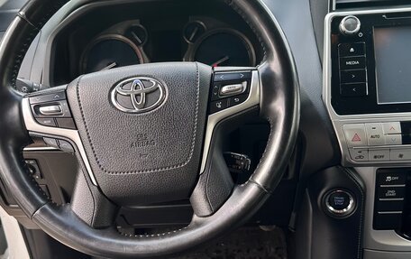 Toyota Land Cruiser Prado 150 рестайлинг 2, 2017 год, 5 600 000 рублей, 8 фотография