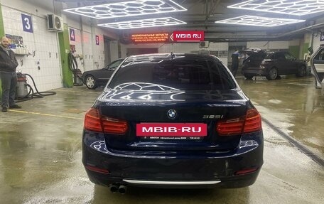 BMW 3 серия, 2011 год, 1 900 000 рублей, 8 фотография