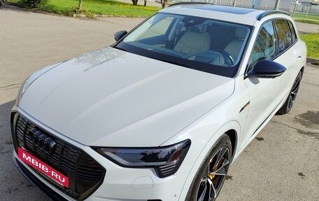 Audi e-tron I, 2019 год, 6 200 000 рублей, 16 фотография