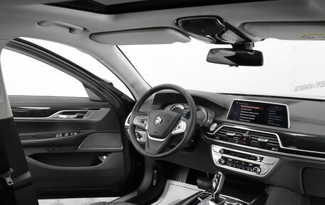 BMW 7 серия, 2018 год, 4 499 000 рублей, 11 фотография