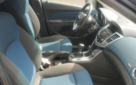 Chevrolet Cruze II, 2011 год, 850 000 рублей, 3 фотография