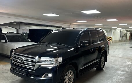 Toyota Land Cruiser 200, 2015 год, 5 900 000 рублей, 2 фотография