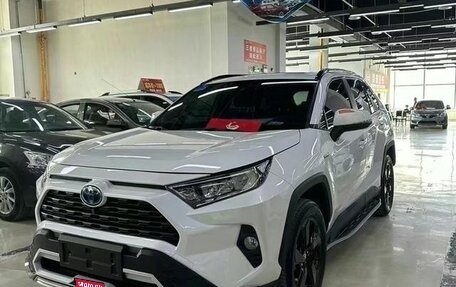 Toyota RAV4, 2021 год, 3 100 111 рублей, 1 фотография
