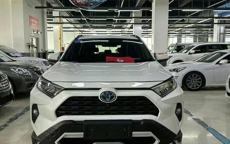 Toyota RAV4, 2021 год, 3 100 111 рублей, 2 фотография