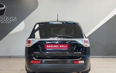 Mitsubishi Outlander III рестайлинг 3, 2013 год, 1 480 000 рублей, 4 фотография