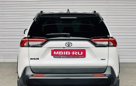Toyota RAV4, 2022 год, 4 300 000 рублей, 6 фотография