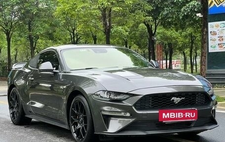 Ford Mustang VI рестайлинг, 2020 год, 3 450 000 рублей, 2 фотография