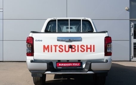 Mitsubishi L200 IV рестайлинг, 2023 год, 3 949 000 рублей, 4 фотография