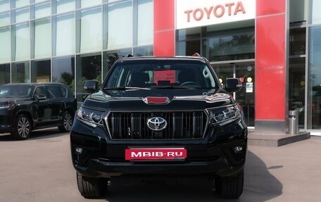 Toyota Land Cruiser Prado 150 рестайлинг 2, 2023 год, 8 490 000 рублей, 9 фотография