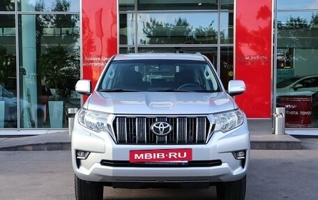 Toyota Land Cruiser Prado 150 рестайлинг 2, 2022 год, 9 500 000 рублей, 8 фотография