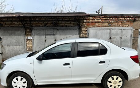 Renault Logan II, 2017 год, 600 000 рублей, 12 фотография