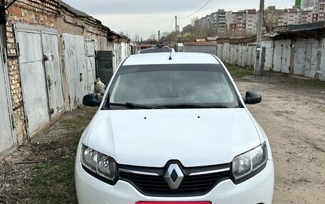 Renault Logan II, 2017 год, 600 000 рублей, 13 фотография